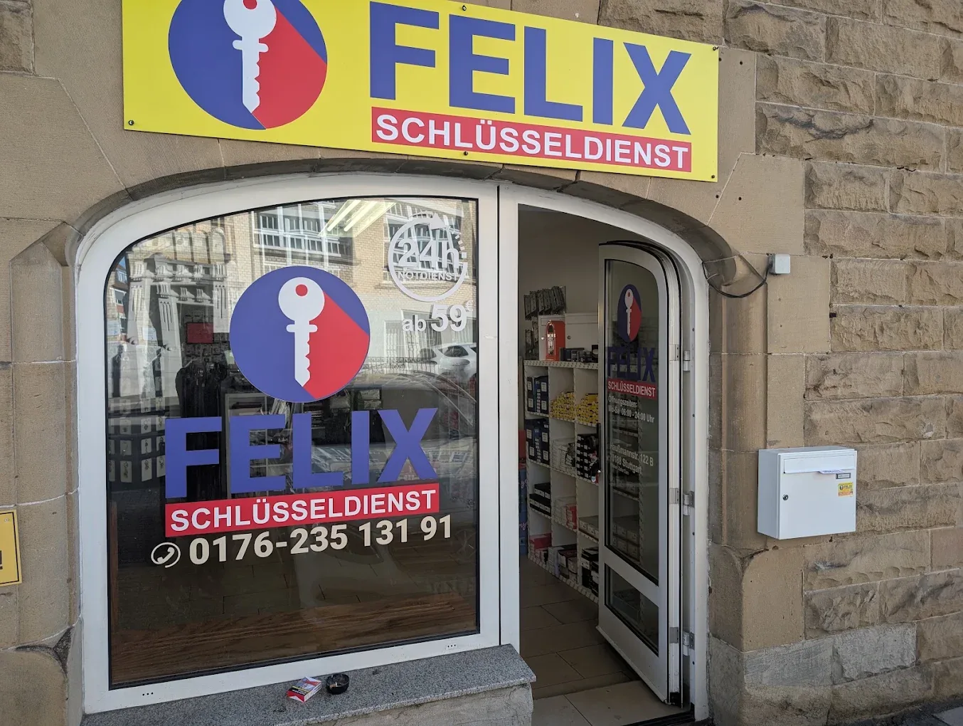 Eingang des Felix-Fachgeschäfts in Stuttgart