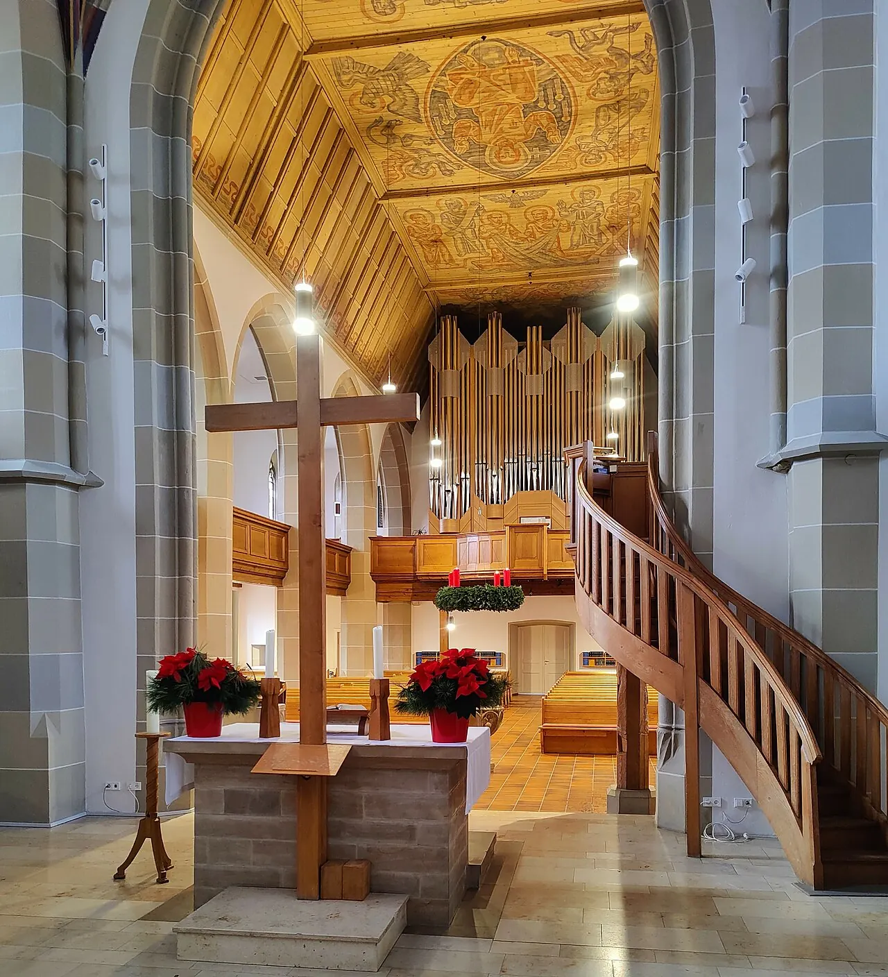 Innenansicht der Martinskirche in Stuttgart-Möhringen